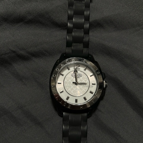 Coach watch- woman’s - Picture 2 of 4